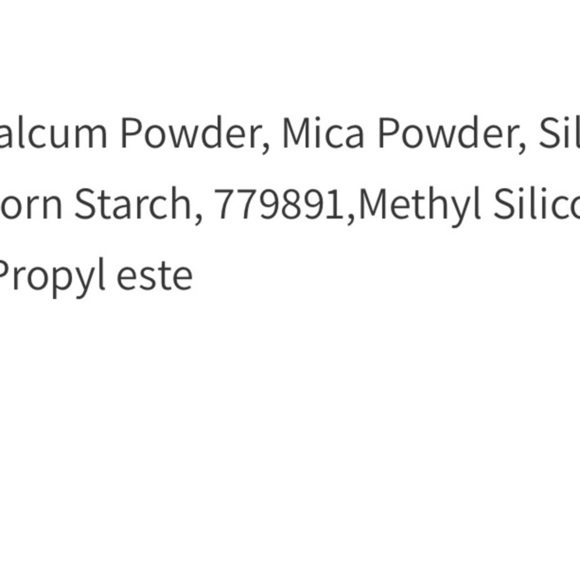 OPV Beauty London Loose Setting Powder in Translucent - Picture 4 of 5